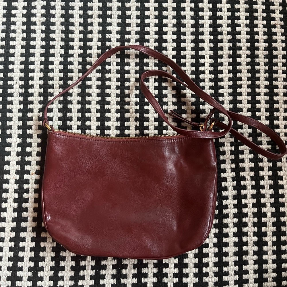 Elegant Burgundy Leather Shoulder Bag